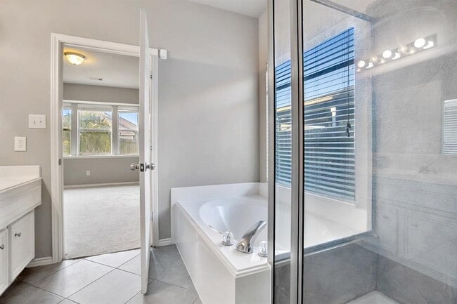 Building Photo - 22010 Shortfin Mako Ct