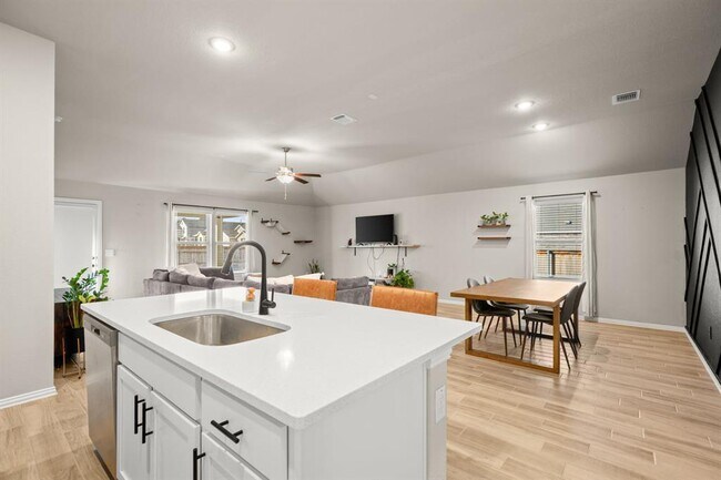 Building Photo - 143 Periwinkle Ln