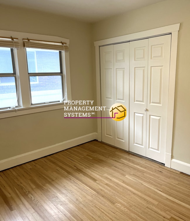 Building Photo - 3 Bedroom Home In Sugarhouse!