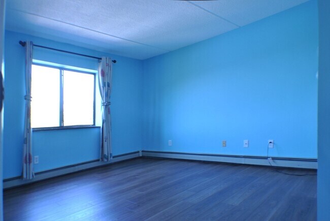 Building Photo - 209 Riverview Ave