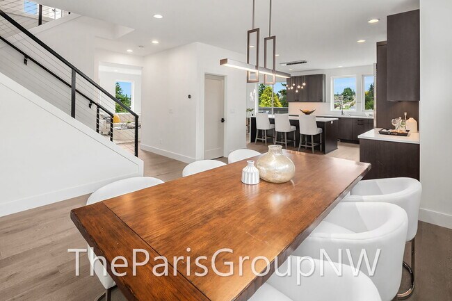 Building Photo - Absolutely Stunning 5br/4404sf Modern Magnolia Luxury