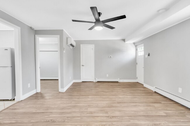 Building Photo - 825 12th St