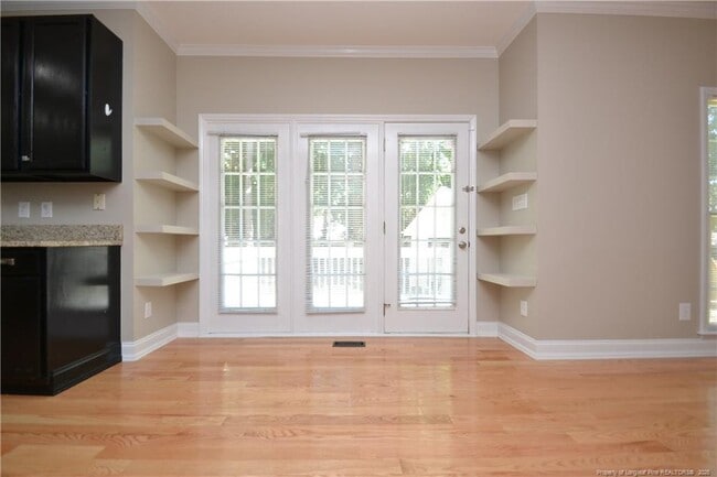 Building Photo - 6524 Englehardt Dr
