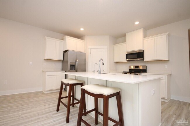 Building Photo - 5875 Sargassum Ln