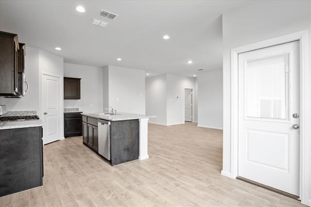Building Photo - 2220 Barnwell Dr