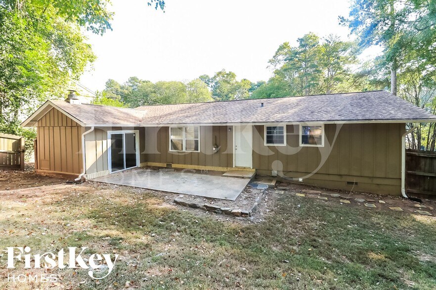 Building Photo - 2450 Rolling View Dr