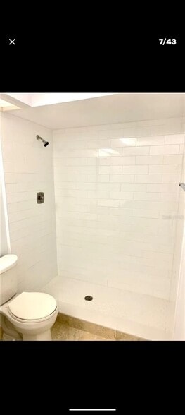 Building Photo - 2687 Sabal Springs Cir