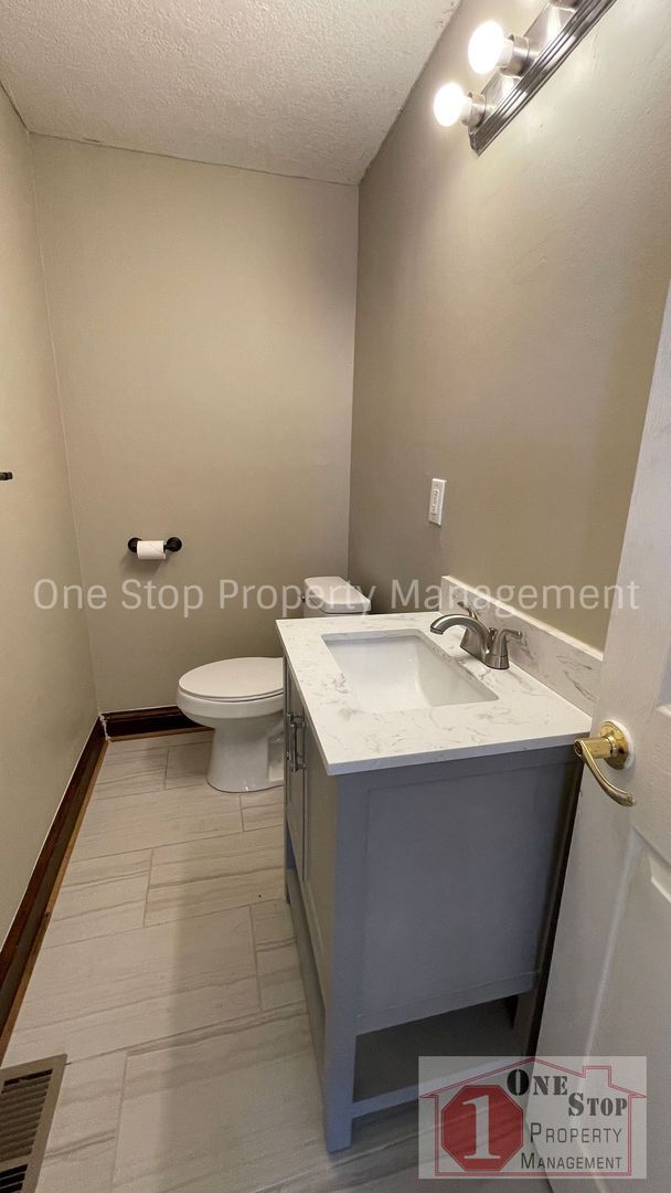 Building Photo - Beautiful 3 Bedroom 1 Bathroom Home in Kan...