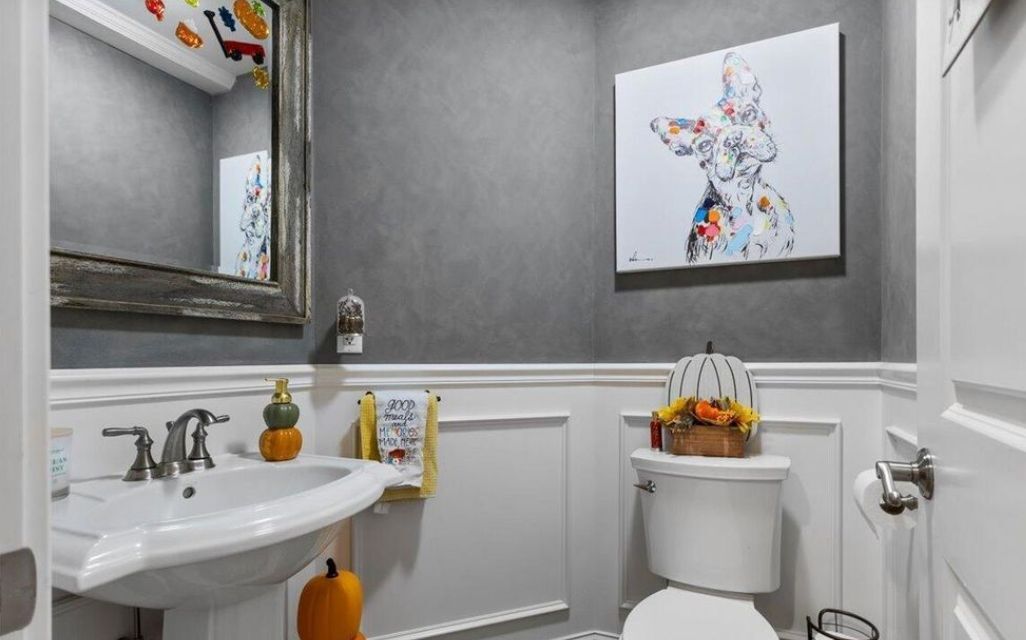 Building Photo - 949 Hudson Ave