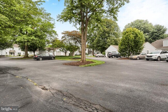 Building Photo - 730 Cambridge Ct