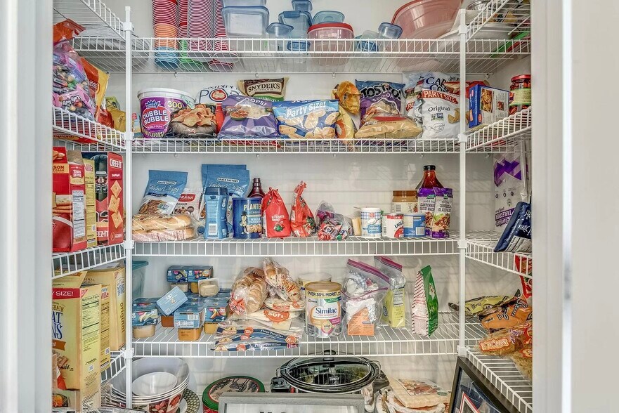 Kitchen Pantry - 23659 Turtle Point Ter