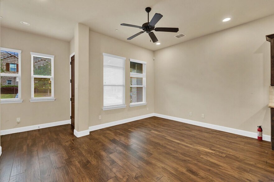 Building Photo - 1224 Pebblebrook Dr