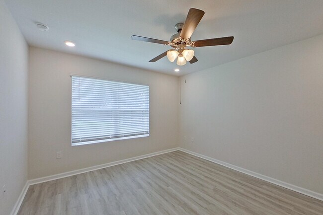 Building Photo - 4678 Malay Cir