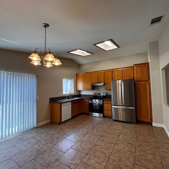 Building Photo - 13649 Glengarry Dr