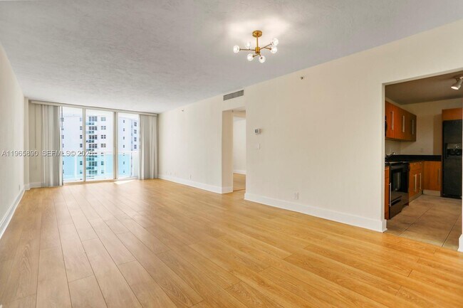 Building Photo - 3000 S Ocean Dr