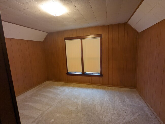 Building Photo - 102 N Sullivan St