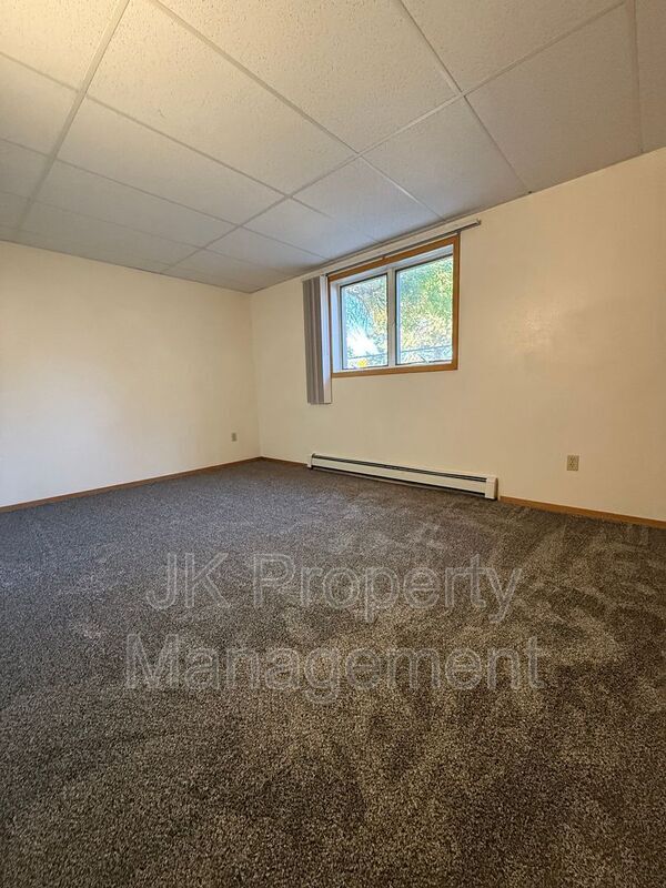 Building Photo - 3532 11th Ave S