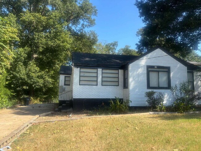 Building Photo - 12 E Peebles Rd