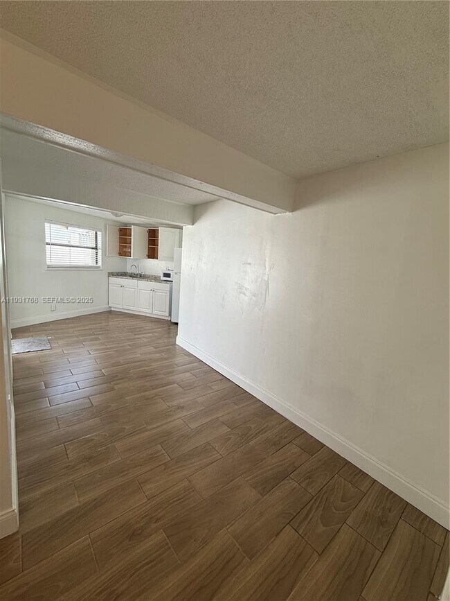 Building Photo - 2041 NW 35th St