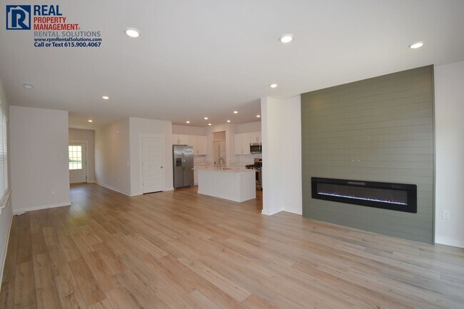 Building Photo - Gorgeous and modern 5 bd 3 ba home in Smyrna! Neighborhood pool and playground!