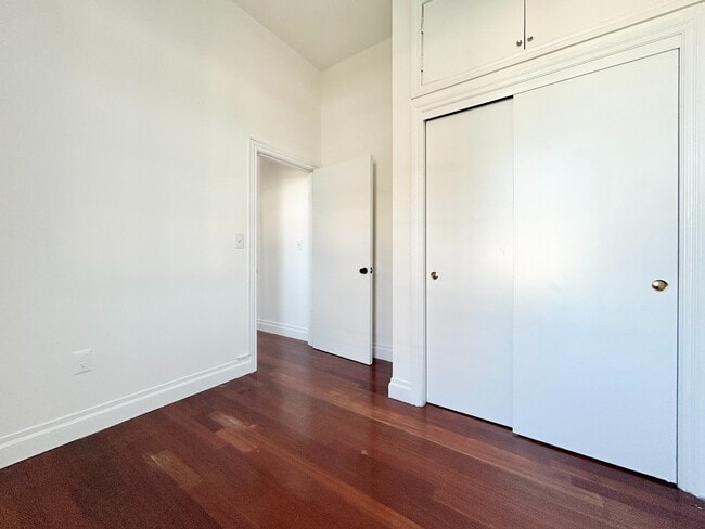 Building Photo - 607 W 137th St