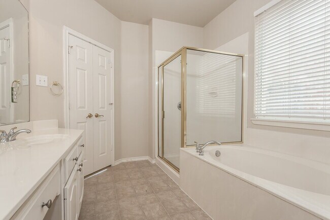 Building Photo - 6013 Portridge Dr