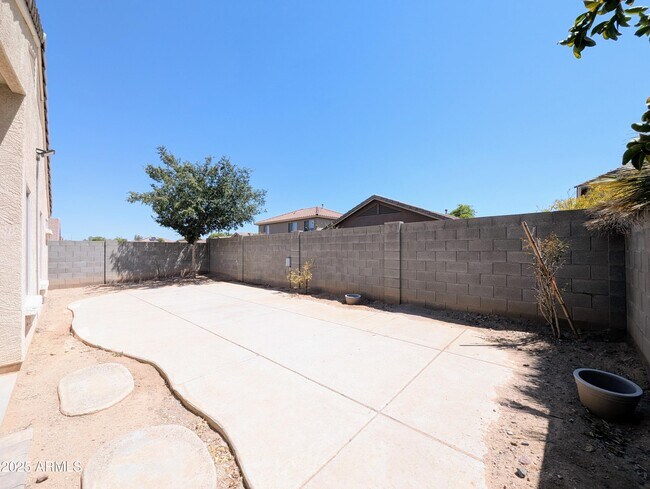 Building Photo - 13959 W Country Gables Dr