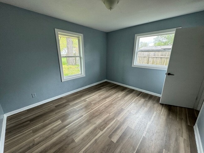 Building Photo - Charming 3-Bedroom, 1-Bathroom Home with Attached Garage – Accepting Section 8