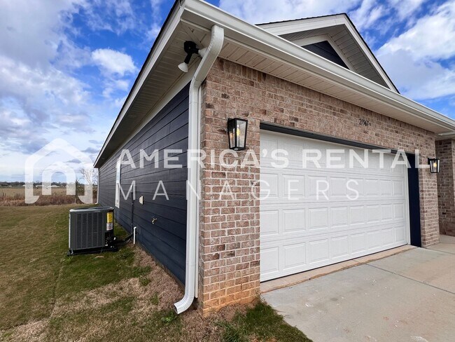 Building Photo - 21567 Tawny Lp