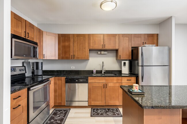 Building Photo - 1660 N La Salle Dr