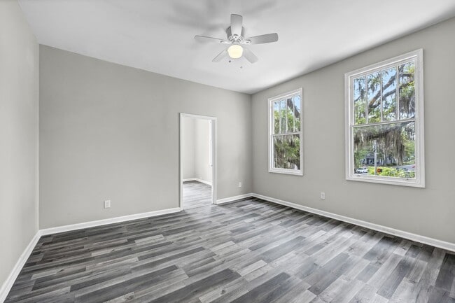 Building Photo - Updated Home in the Heart of Savannah