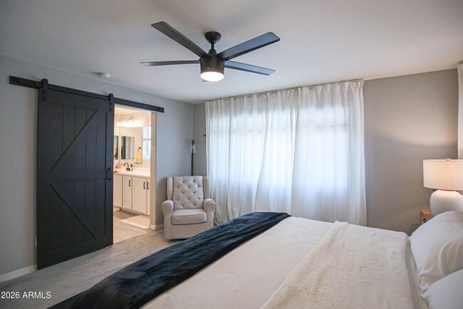 Building Photo - 8820 W Lamar Rd