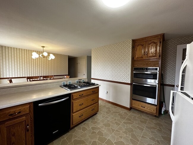 Building Photo - 177 Orchard St