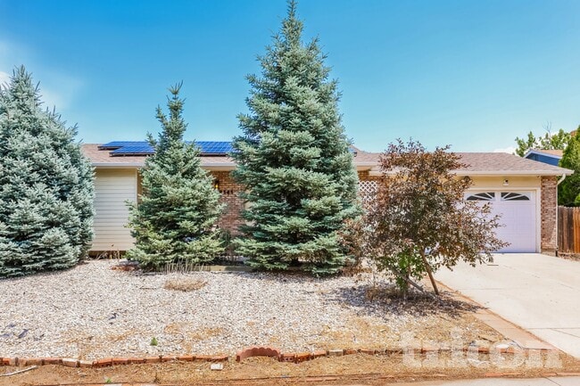 Building Photo - 19545 E Iowa Cir