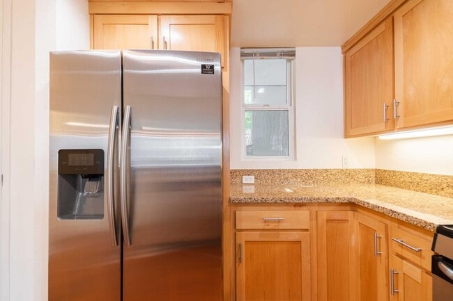 Building Photo - 301 Crescent Ct