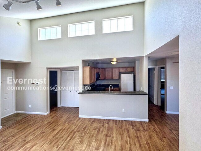 Building Photo - 9325 W Desert Inn Rd