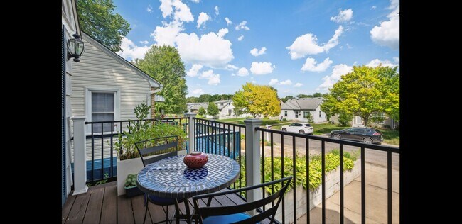 step out onto the balcony w/ your coffee and soak in the morning sun! - 2740 Alabama Ave S