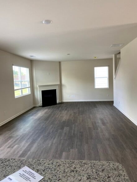 Building Photo - 5420 BARBERRY AVENUE
