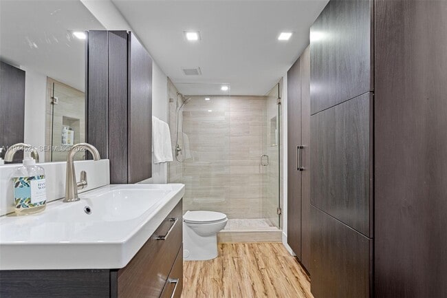 Building Photo - 13953 Kendale Lakes Cir