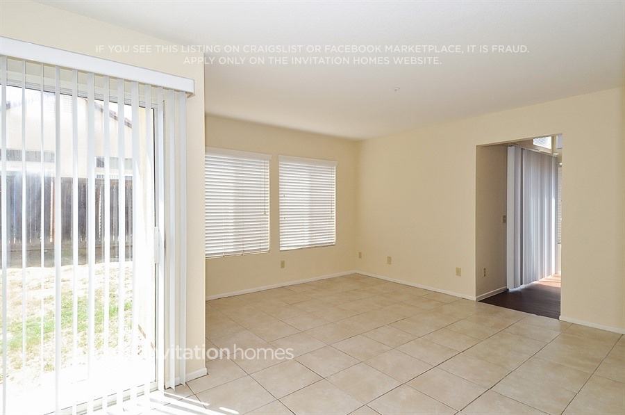 Building Photo - 15535 Saldana Ct