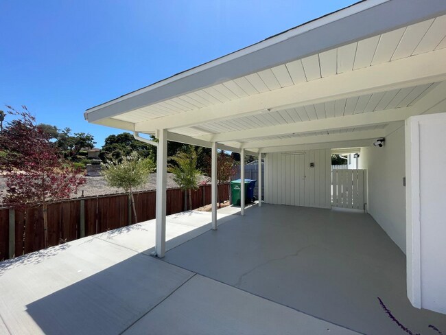 Building Photo - 830 Avalon Pl