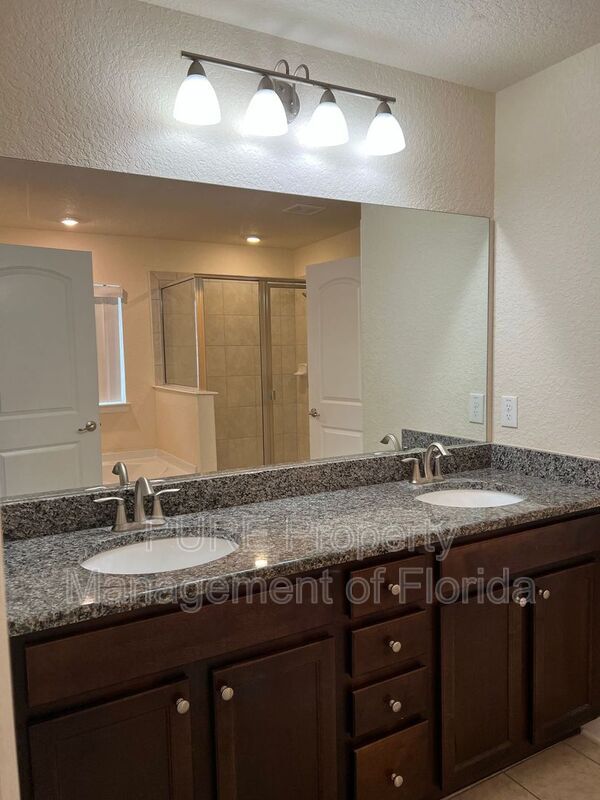 Building Photo - 9883 SW 55th Ave Rd