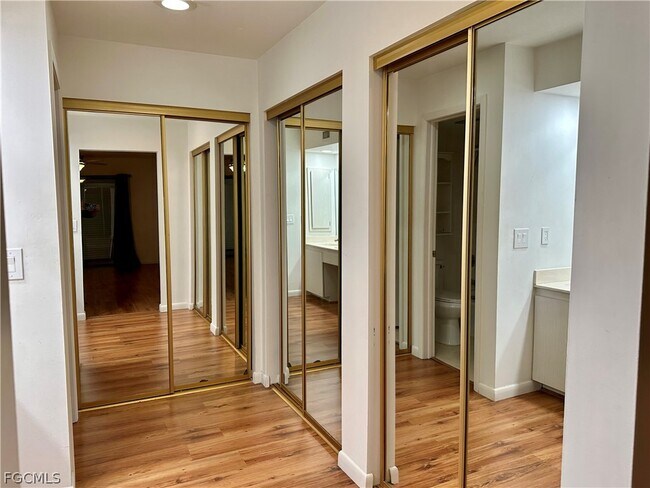 Building Photo - 209 Pinebrook Dr