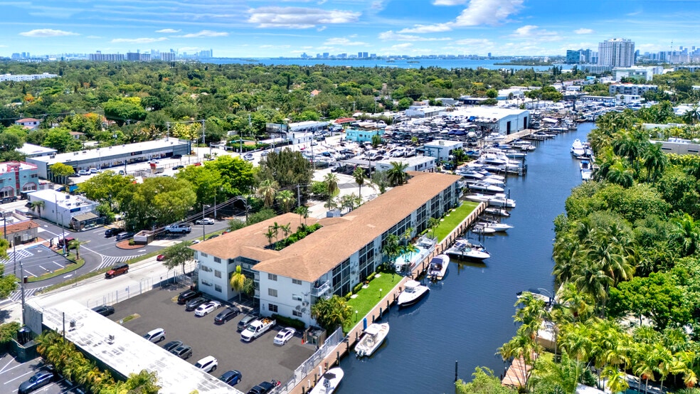 Primary Photo - Marine Plaza Apartments