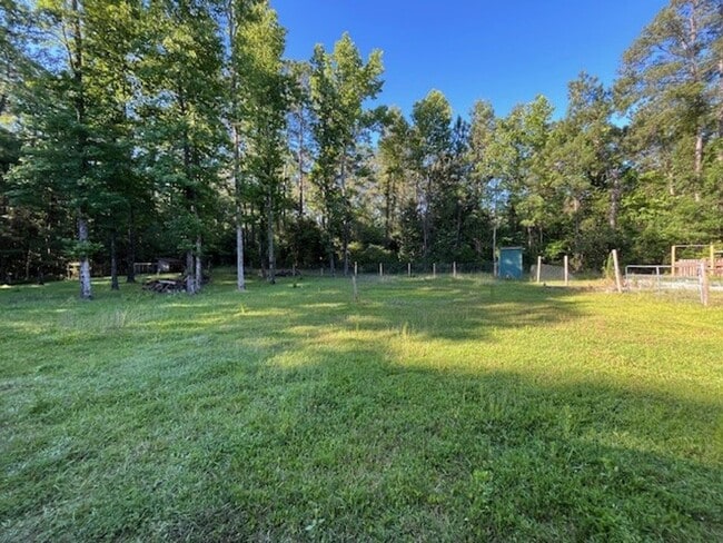 Building Photo - Charming 3-bedroom, 2-bathroom home located in the delightful community of Castle Hayne