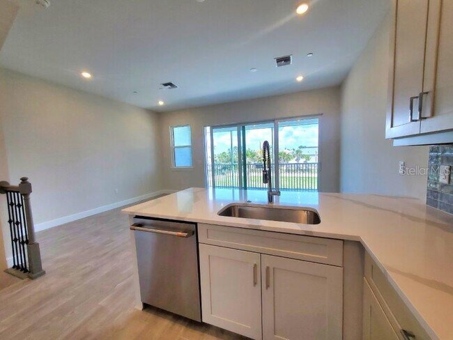 Building Photo - 1620 Seahaven Dr