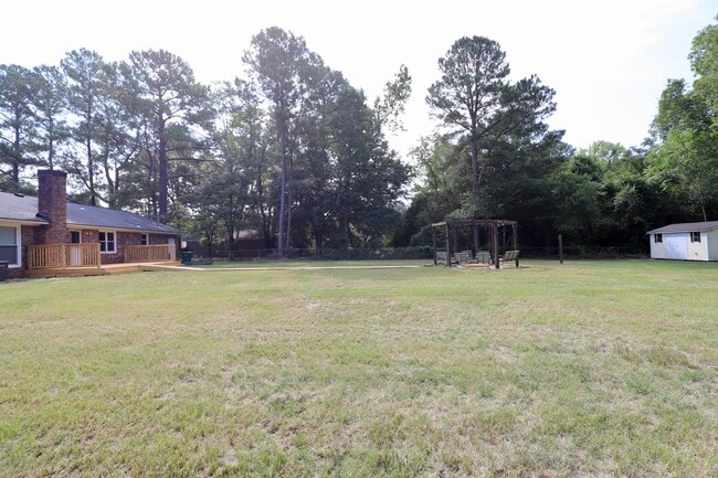 Building Photo - 579 Sierra St