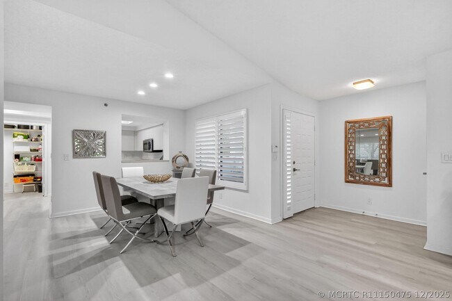 Building Photo - 15314 Strathearn Dr