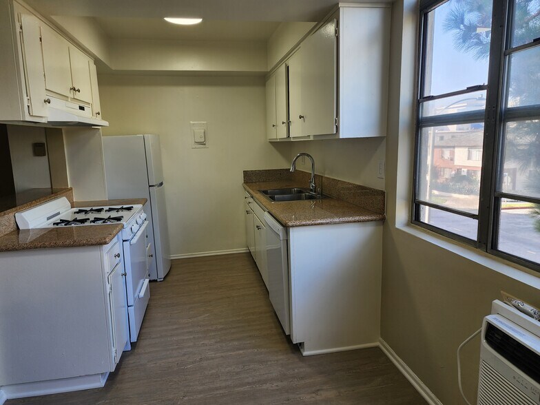 Building Photo - 456 S Harvard Blvd