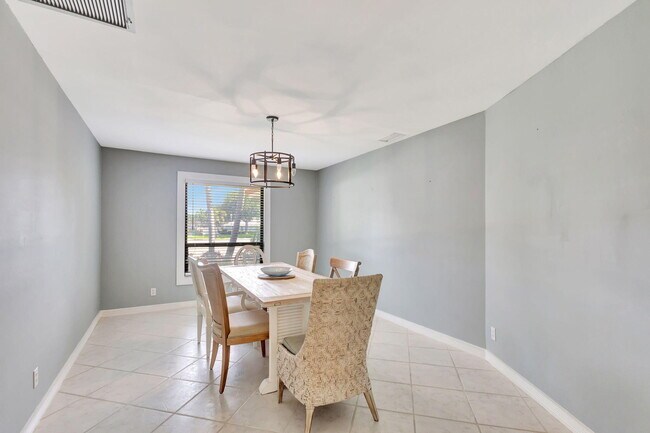 Building Photo - 88 PineHill Trail E